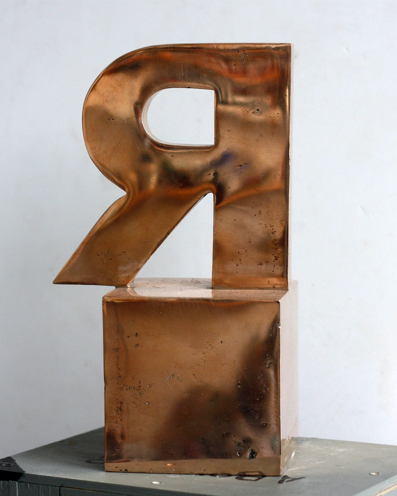 Я-on-cube-bronze-37-х-22-х-15-cm-copy.jpg