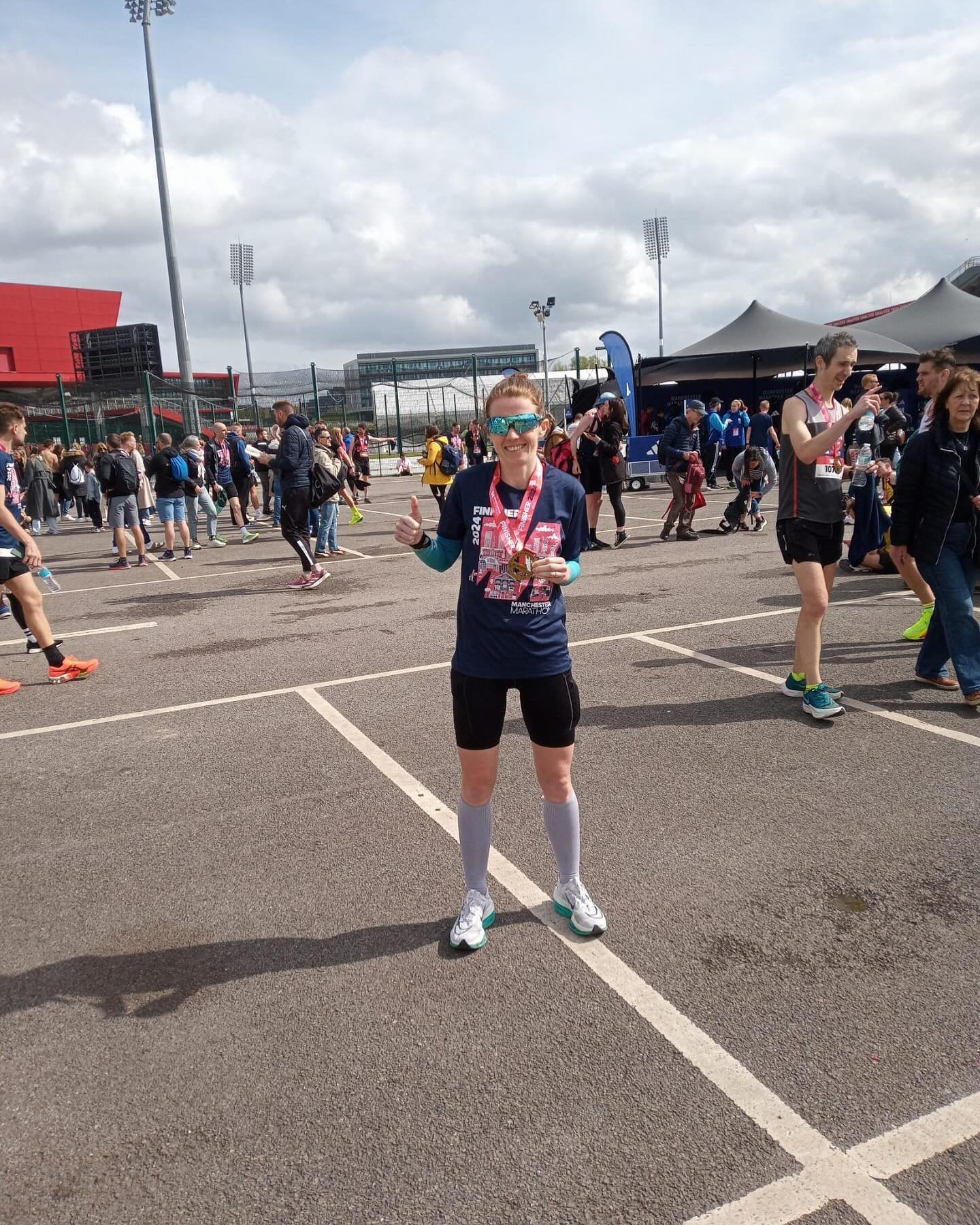 An AMAZING 2:51.22 in the Manchester Marathon this morning by our chair, a personal best for her and SIXTH PLACE!! well done CIARA!! 🥇❤️🏃&zwj;♀️🏃&zwj;♀️🏃&zwj;♀️🏃&zwj;♀️🏃&zwj;♀️