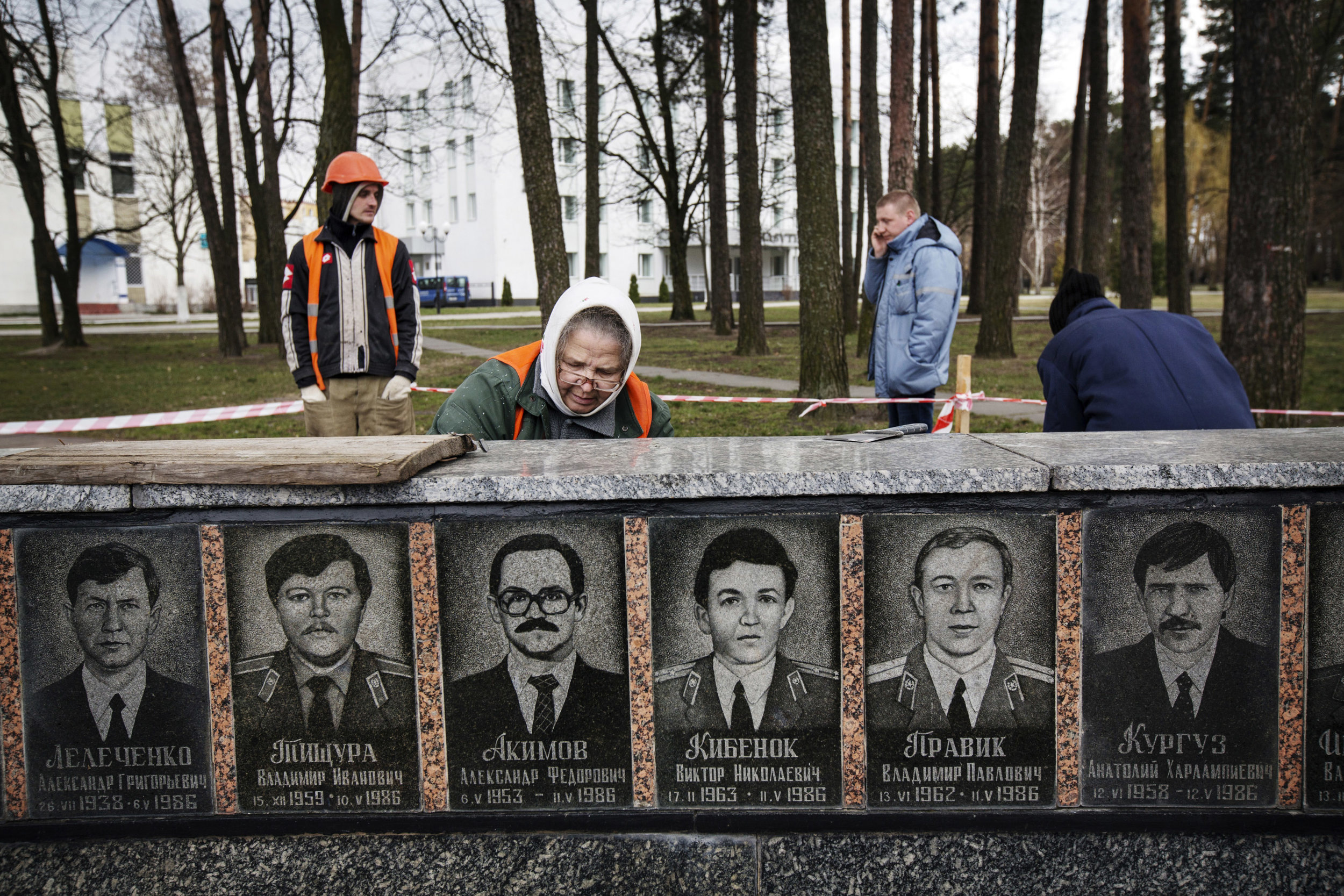  In the center of Slavutych a memorial for those who died in the nuclear disaster in 1986 is being restored. 