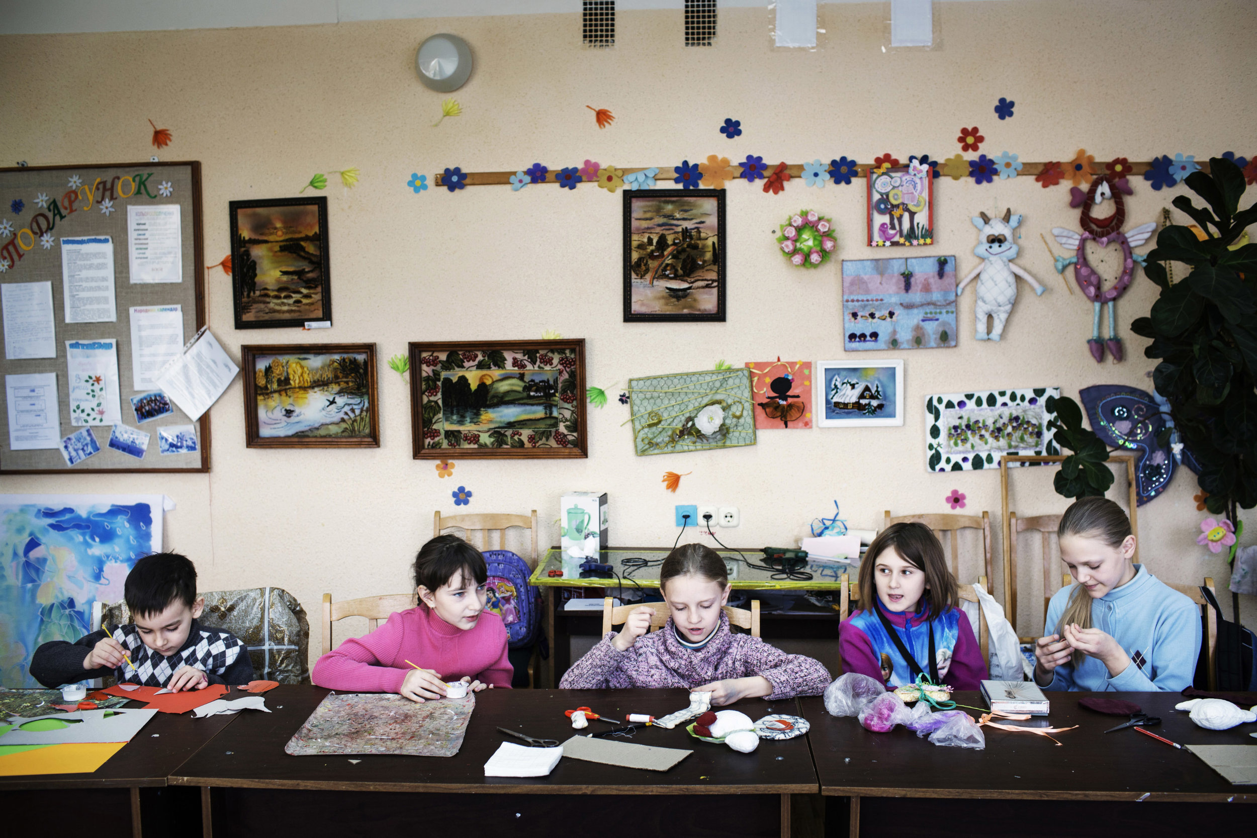  When I grow up I want to be a jewelry designer, says Darina, 9 (middle). A third of the people living in Slavutych are under 14 years old. Most parents are working at the Chernobyl Nuclear Power Plant. Many worry about the future and what will happe