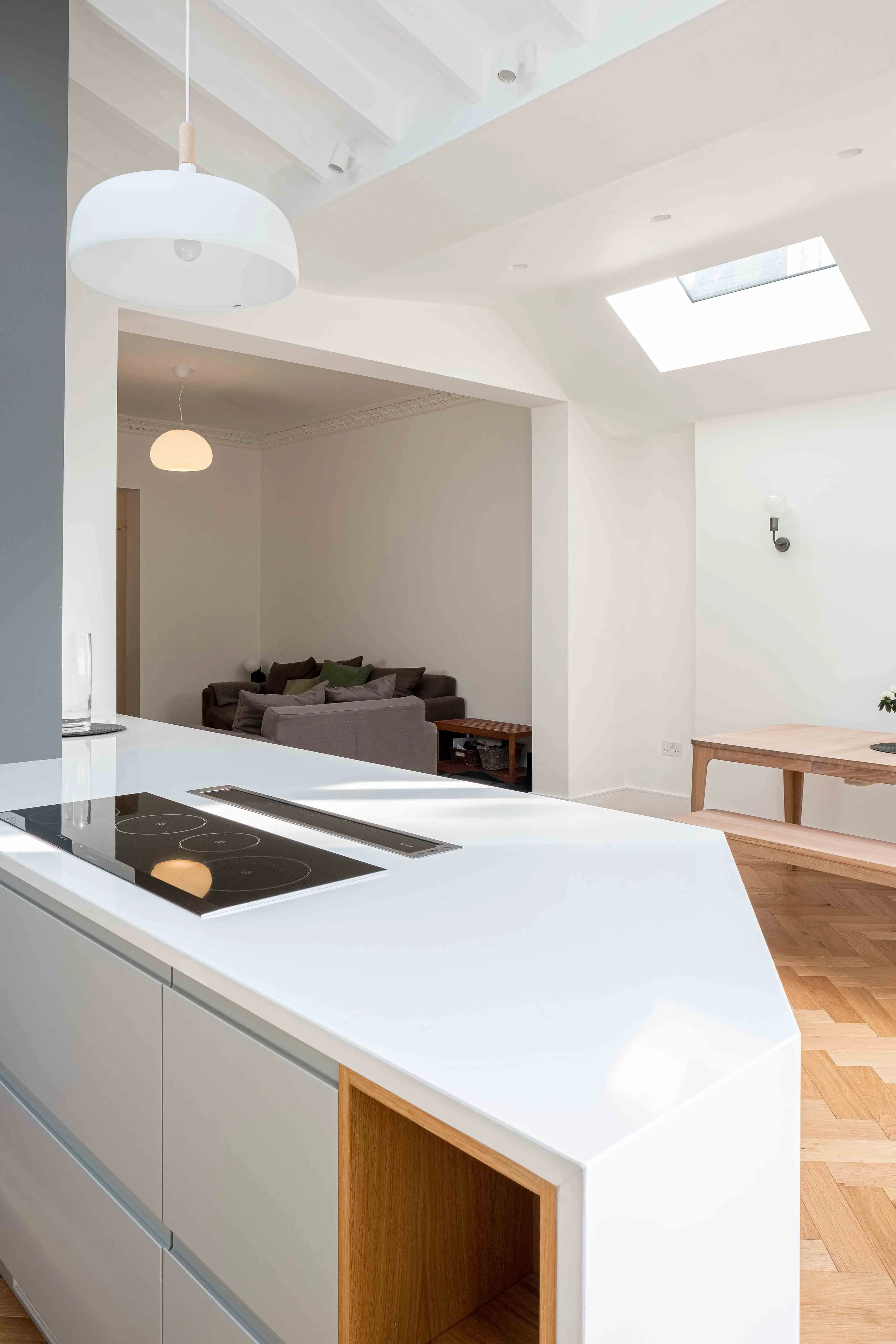 Undulating form of roof adds drama to Forest Hill Extension