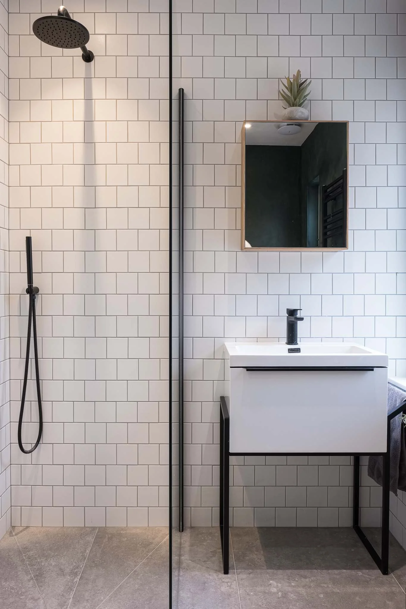 Monochromatic bathroom 