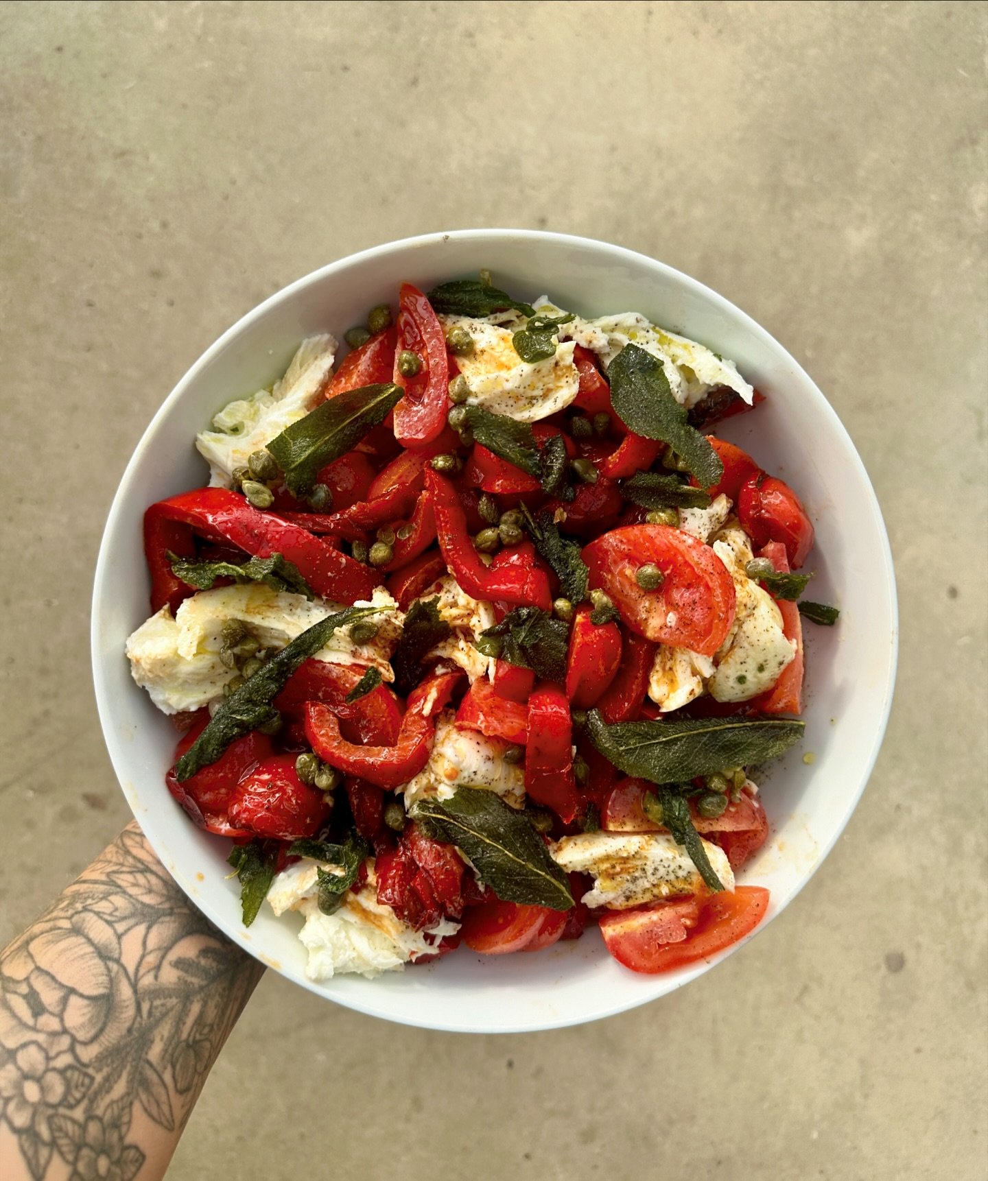 Practicing for summer - fried peppers, toms, mozzarella, sage oil, capers and lotsa pepper 🍅
