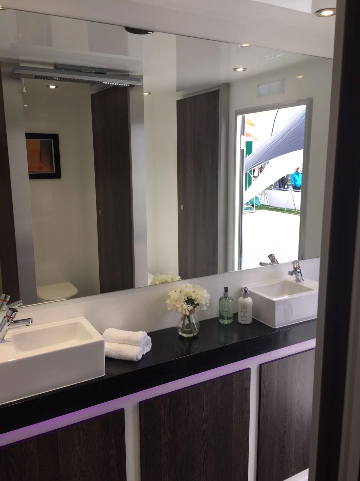 Quartz Basins with Changeable LED Lighting