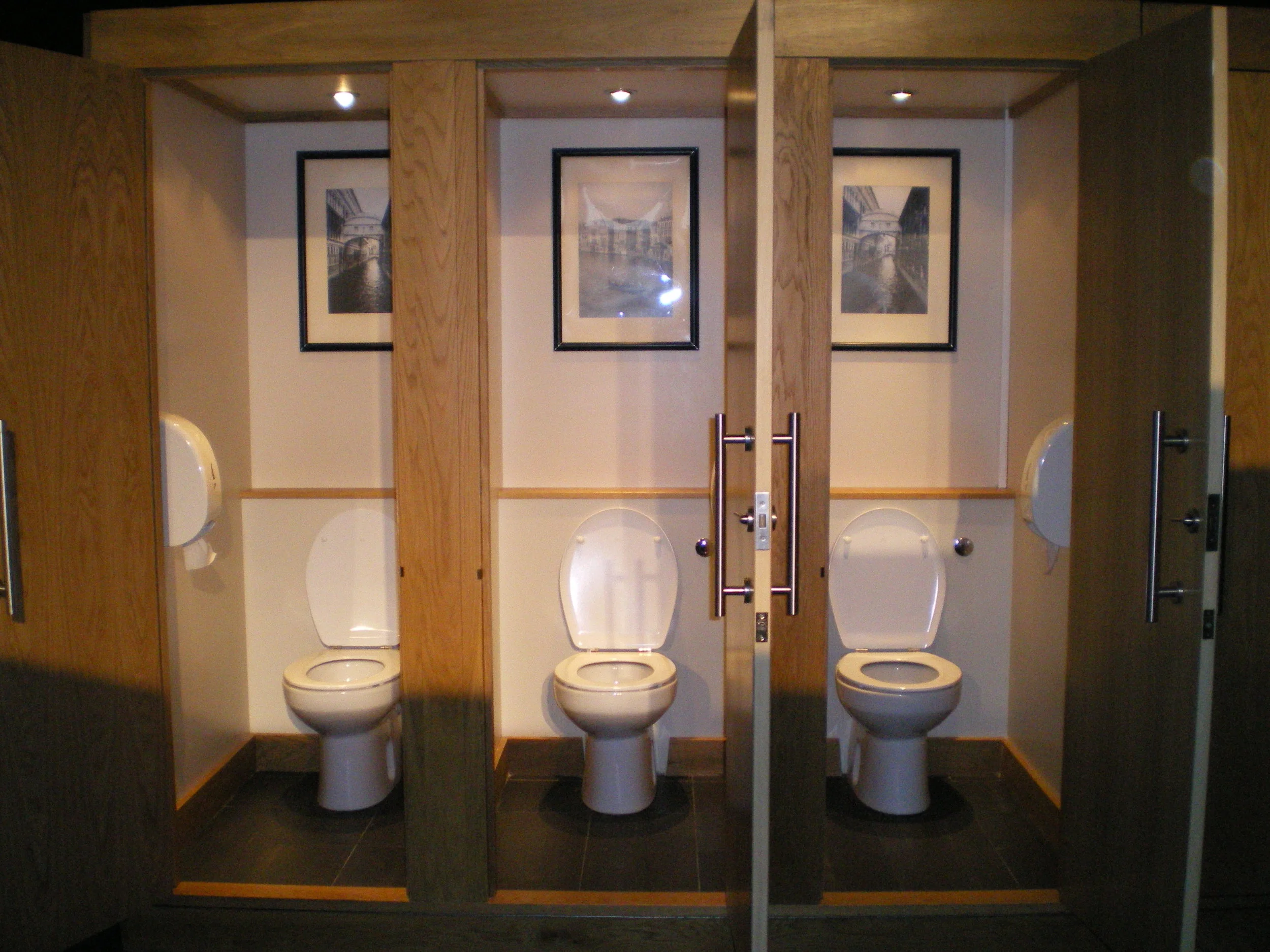 Ladies Cubicle.JPG