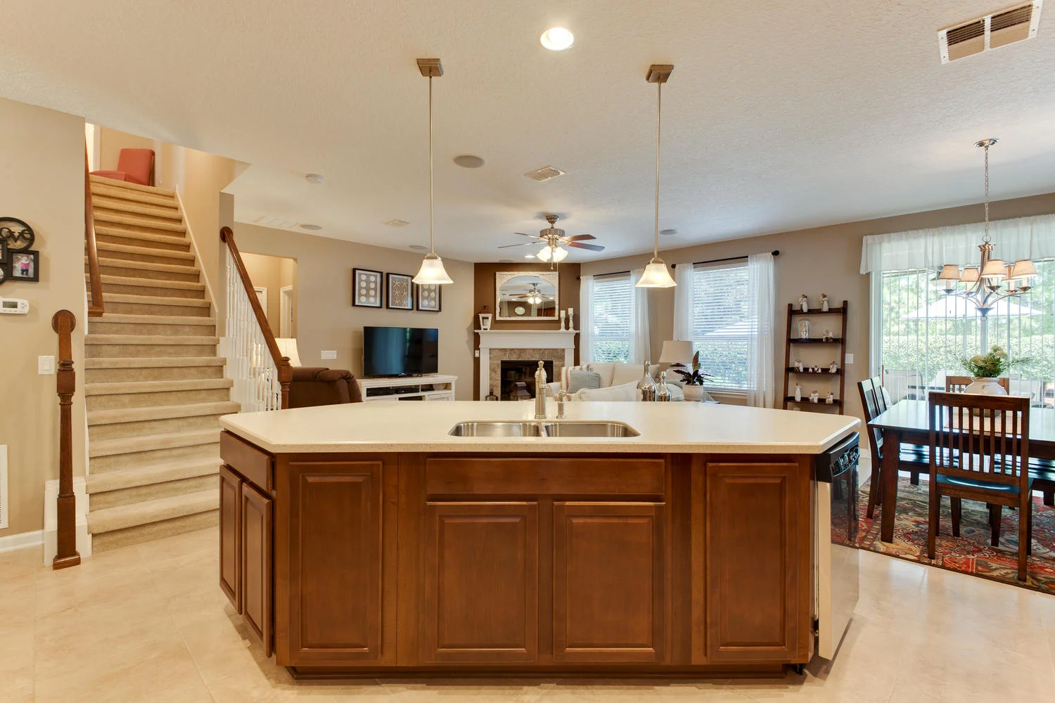 3037 Covenant Cove Dr-large-010-13-IMG 2318 1-1500x1000-72dpi.jpg