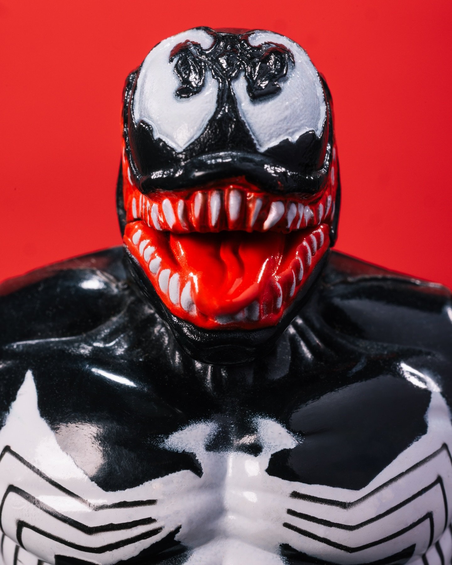 Plastic Head: Venom - Spider-Man: The Animated Series - Marvel ToyBiz - 1994

One step closer to the end of this series, who do you think will be next in @interludeshopuk collection?
.
.
.
#spiderman #venom #spidermanfanart #plasticheadofficial #toya