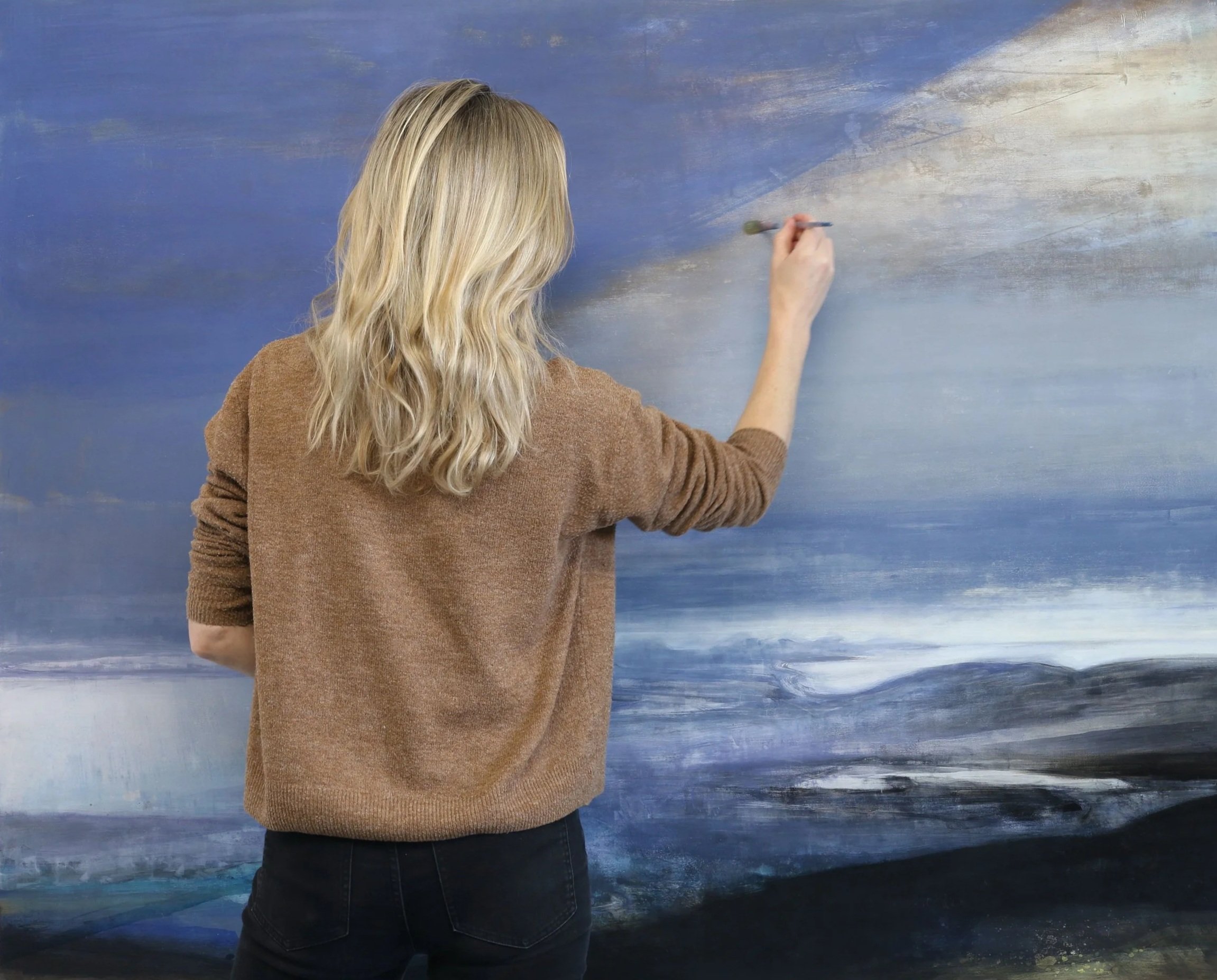 PaintinginthestudioHKG.jpg