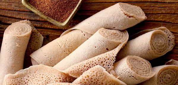 regina-restaurant-injera.jpg