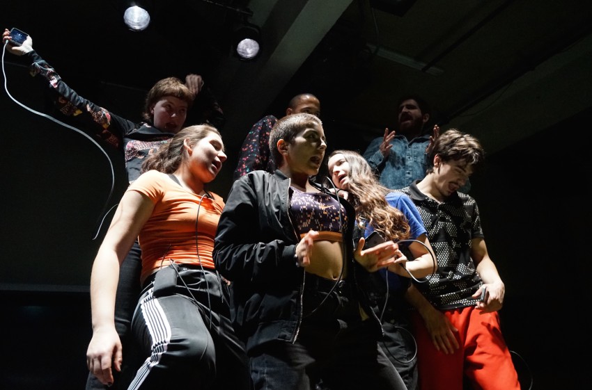 ZUCKEN (2017) directed by Sebastian Nübling for Junges Theater Basel