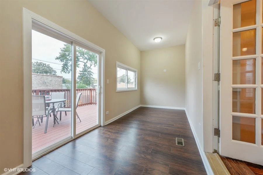 19_8814LunaAve_97_SunRoom_LowRes.jpg