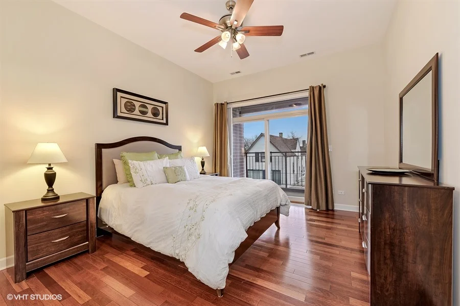 08_5067NorthLincolnAve_302_14_MasterBedroom_LowRes.jpg