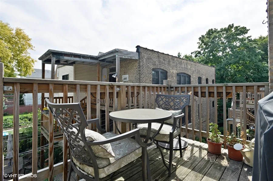 10_4443NorthLeavittSt_2S_66_Deck_LowRes.jpg