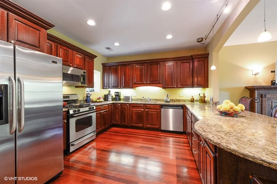 05_1427WestWarnerAve_3W_5_Kitchen_LowRes.jpg