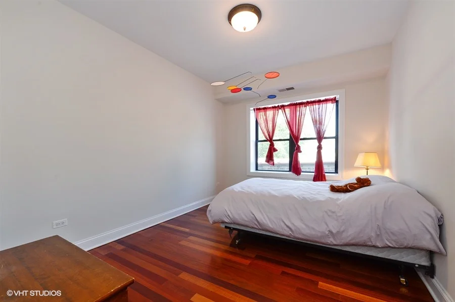 10_1427WestWarnerAve_3W_153_2ndBedroom_LowRes.jpg