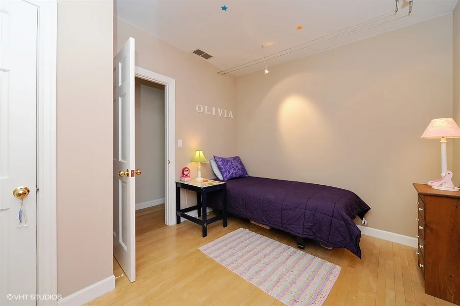15_1415WestRoscoeSt_2_161_4thBedroom_LowRes.jpg