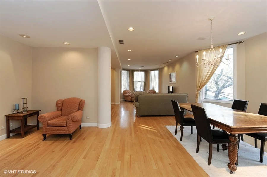 04_1415WestRoscoeSt_2_10001_LivingRoom_LowRes.jpg