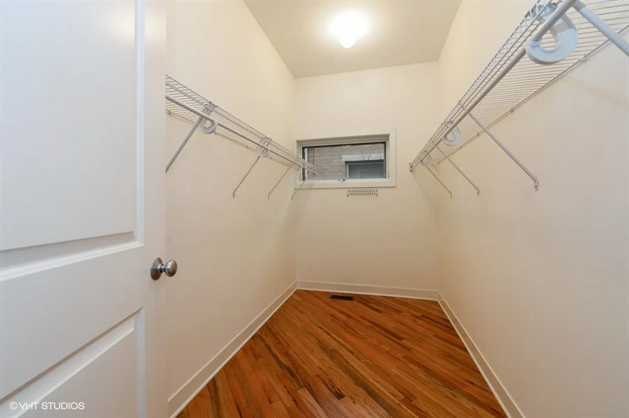 08_3756WestLelandAve_2N_45_MasterBedroomCloset_LowRes.jpg
