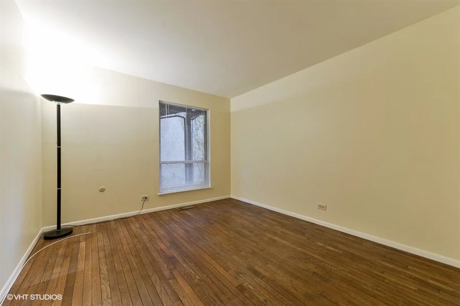 09_5400SouthHydeParkBlvd_C11_153_2ndBedroom_LowRes.jpg