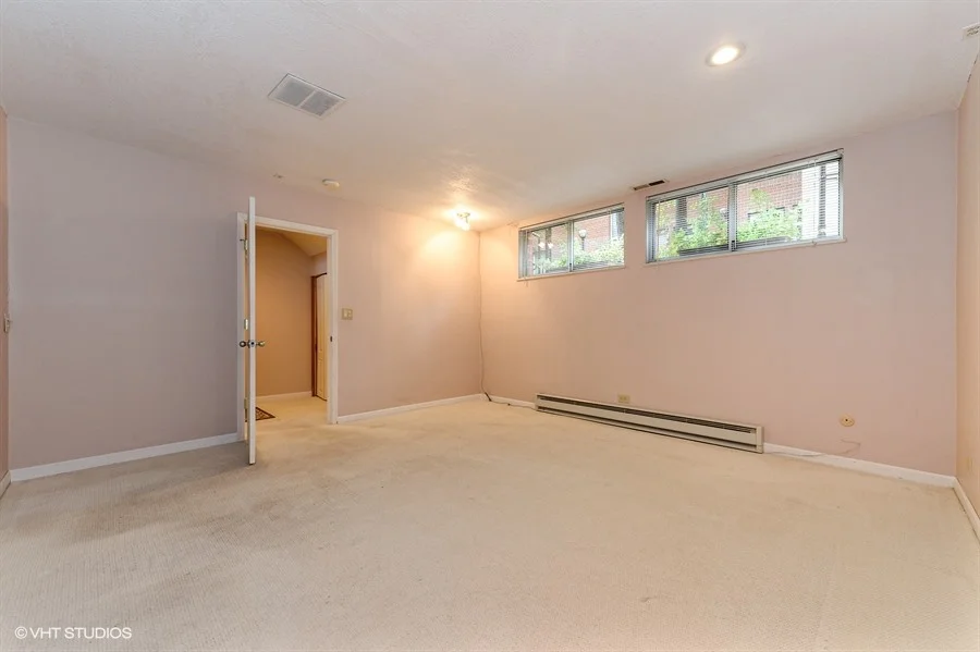 11_5400SouthHydeParkBlvd_C11_161_4thBedroom_LowRes.jpg