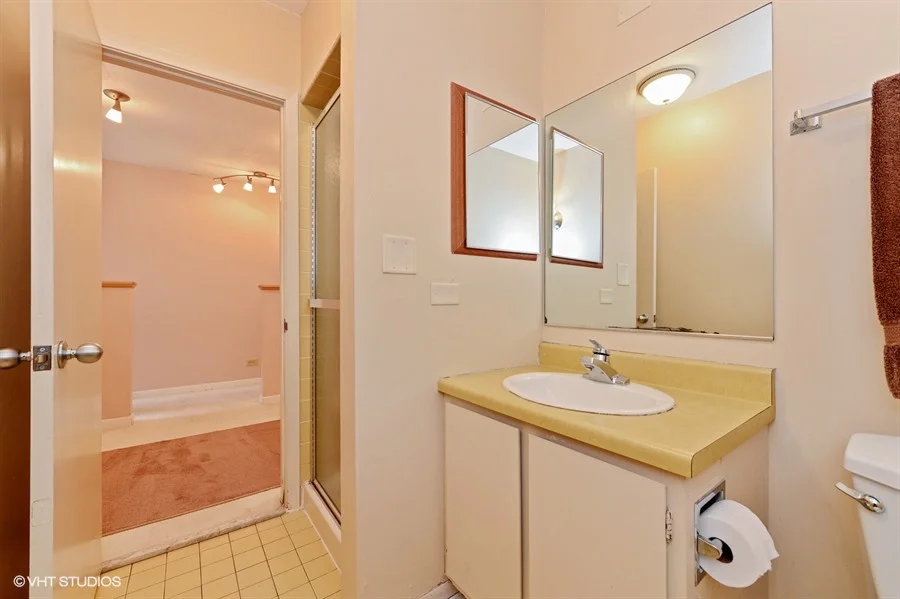 13_5400SouthHydeParkBlvd_C11_10_3rdBathroom_LowRes.jpg