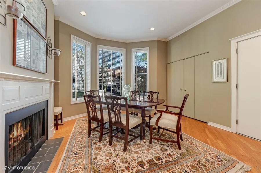 04_2730NorthRacineAve_1N_2_DiningRoom_LowRes.jpg