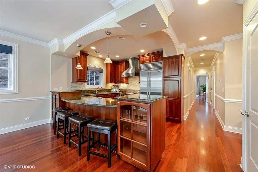 04_3545NorthWiltonAve_3N_5_Kitchen_LowRes.jpg