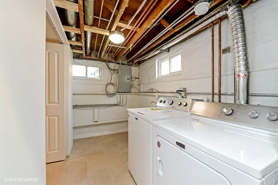 16_7142NorthKeelerAve_44_LaundryRoom_LowRes.jpg