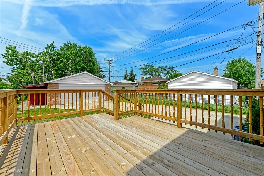 17_7142NorthKeelerAve_66_Deck_LowRes.jpg