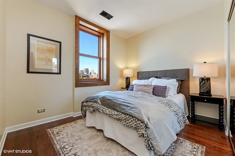 07_550WestSurfSt_509_14_MasterBedroom_LowRes.jpg