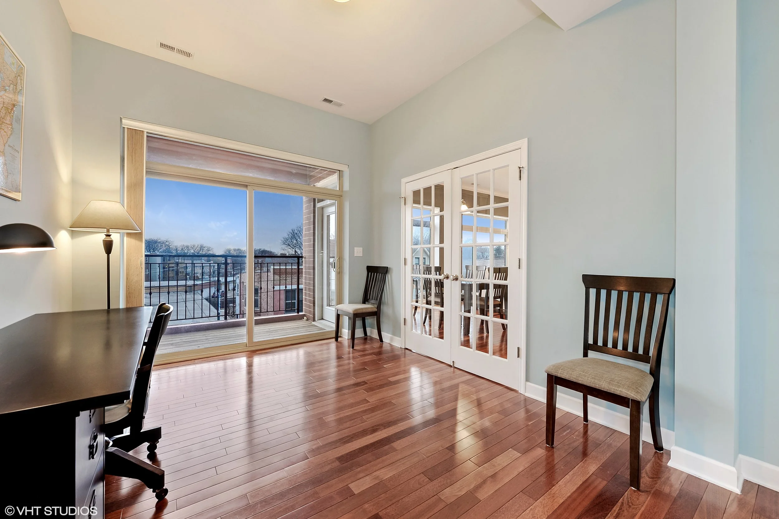 14_5067NorthLincolnAve_302_154_3rdBedroom_HiRes.jpg