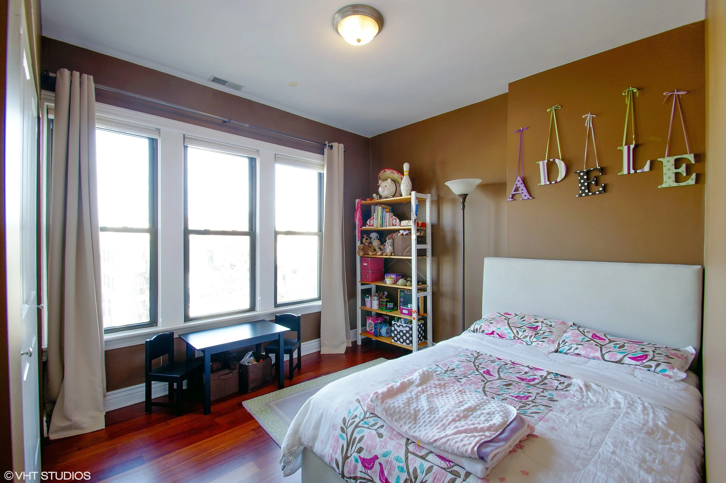 08_1610WestByronSt_3_153_2ndBedroom_HiRes.jpg