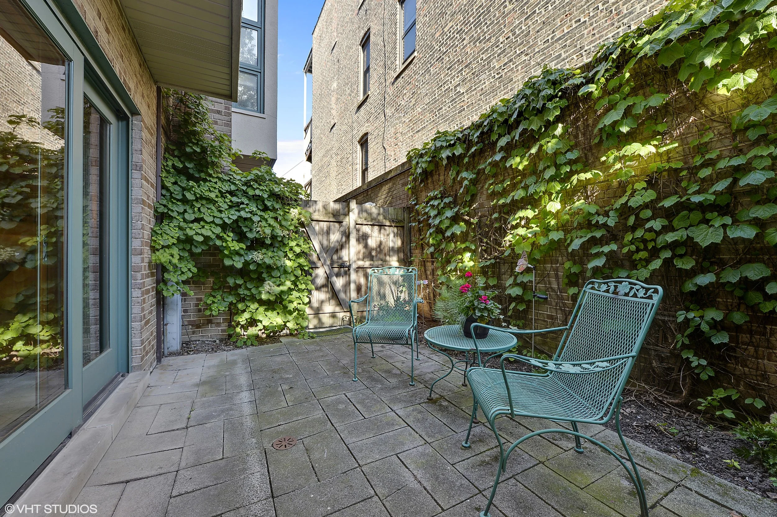 17_781WestMelroseSt_85_Patio_HiRes.jpg