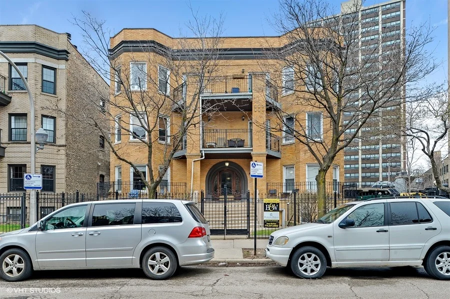 02_832WestBellePlaineAve_2E_57_FrontView_LowRes.jpg