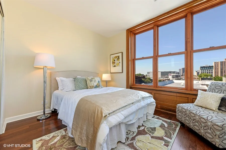 10_550WestSurfSt_509_153_2ndBedroom_LowRes.jpg