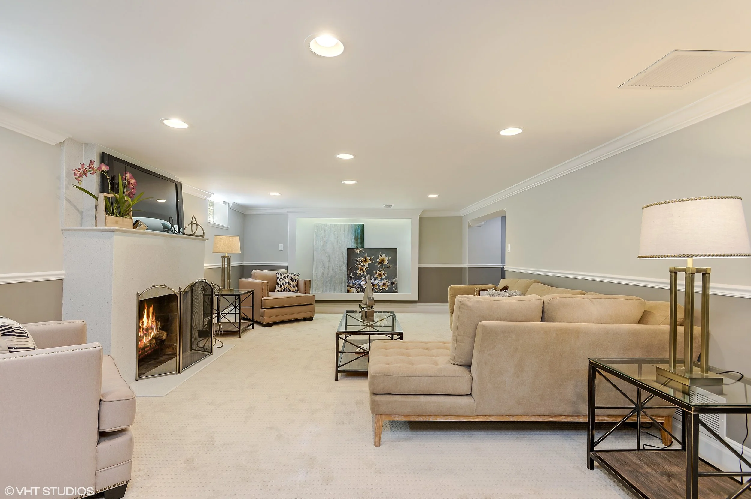 21_6739NorthLeroyAve_163001_LowerLevel_HiRes.jpg