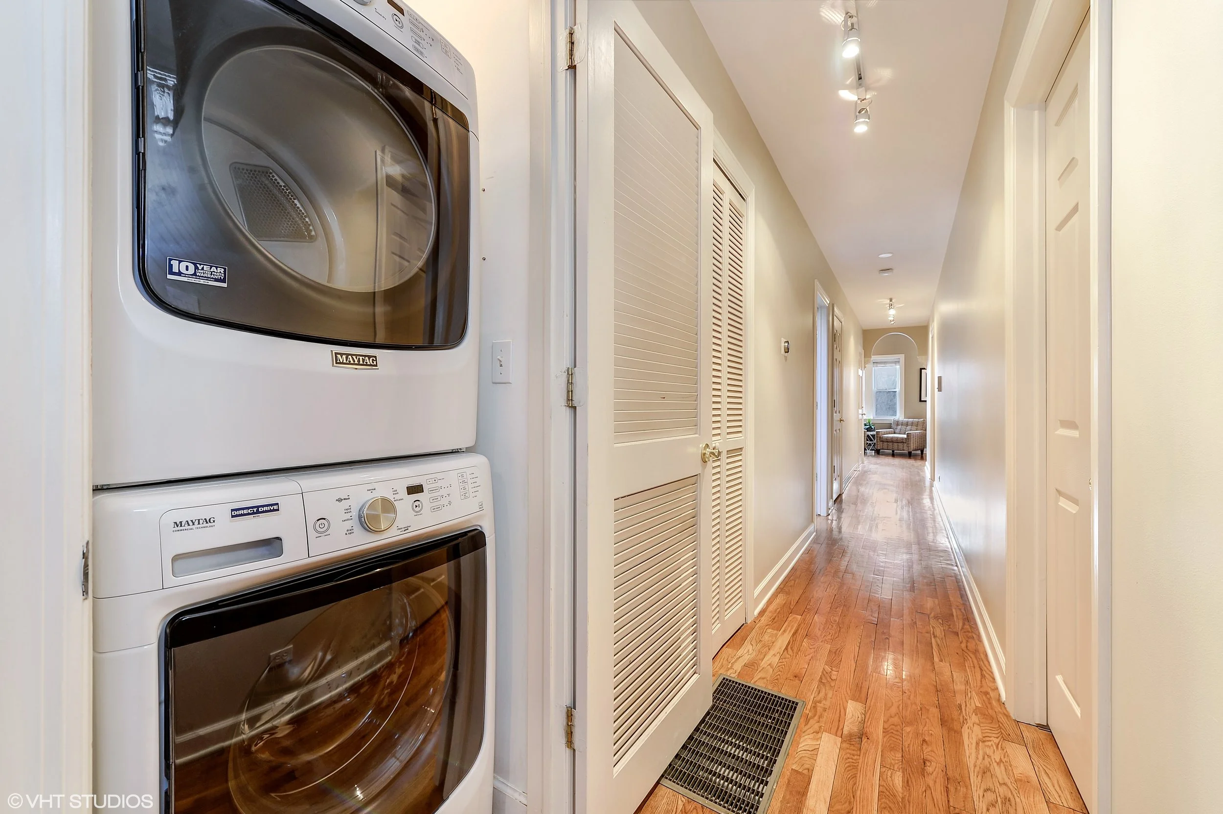 14_4709NorthKenmoreAve_3N_44_LaundryRoom_HiRes.jpg
