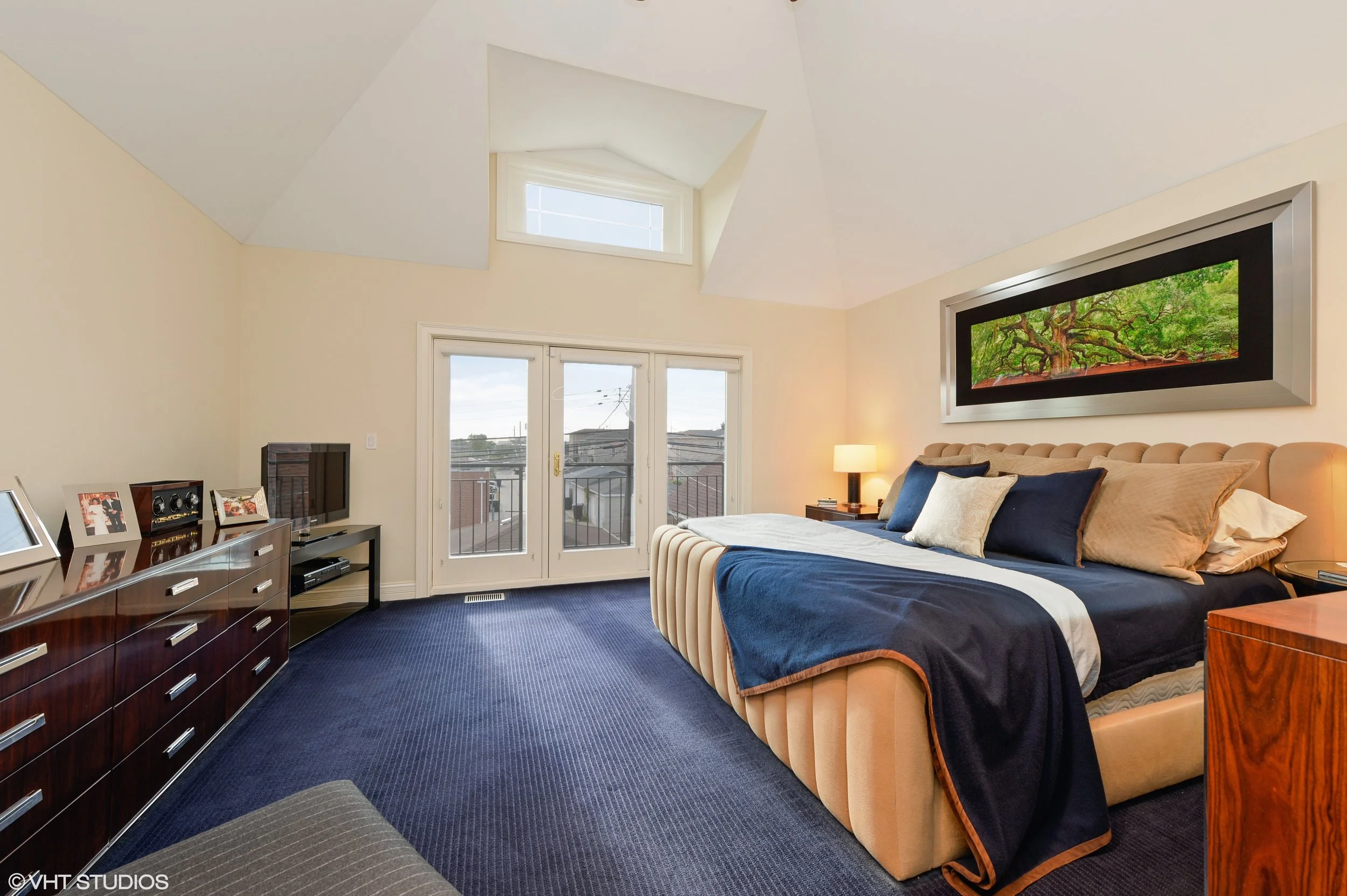 09_3212SouthThroopSt_14_MasterBedroom_HiRes.jpg