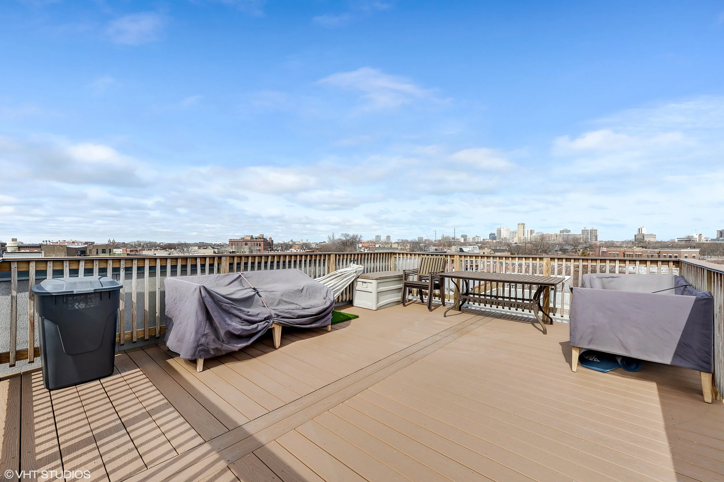 15_1745NorthClybournAve_3N_188_RoofDeck_HiRes.jpg