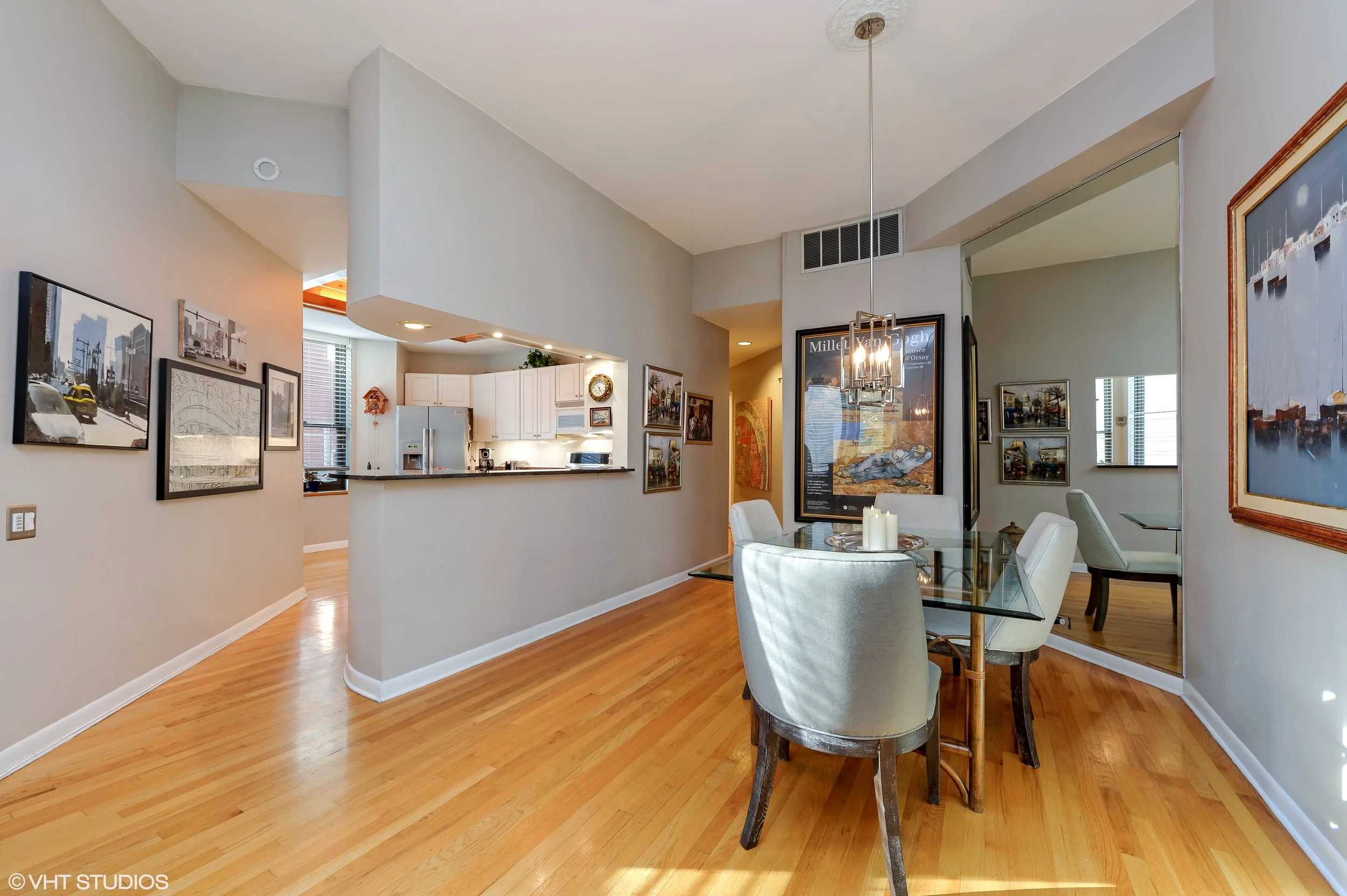07_119WestChestnutSt_2E_2_DiningRoom_HiRes.jpg