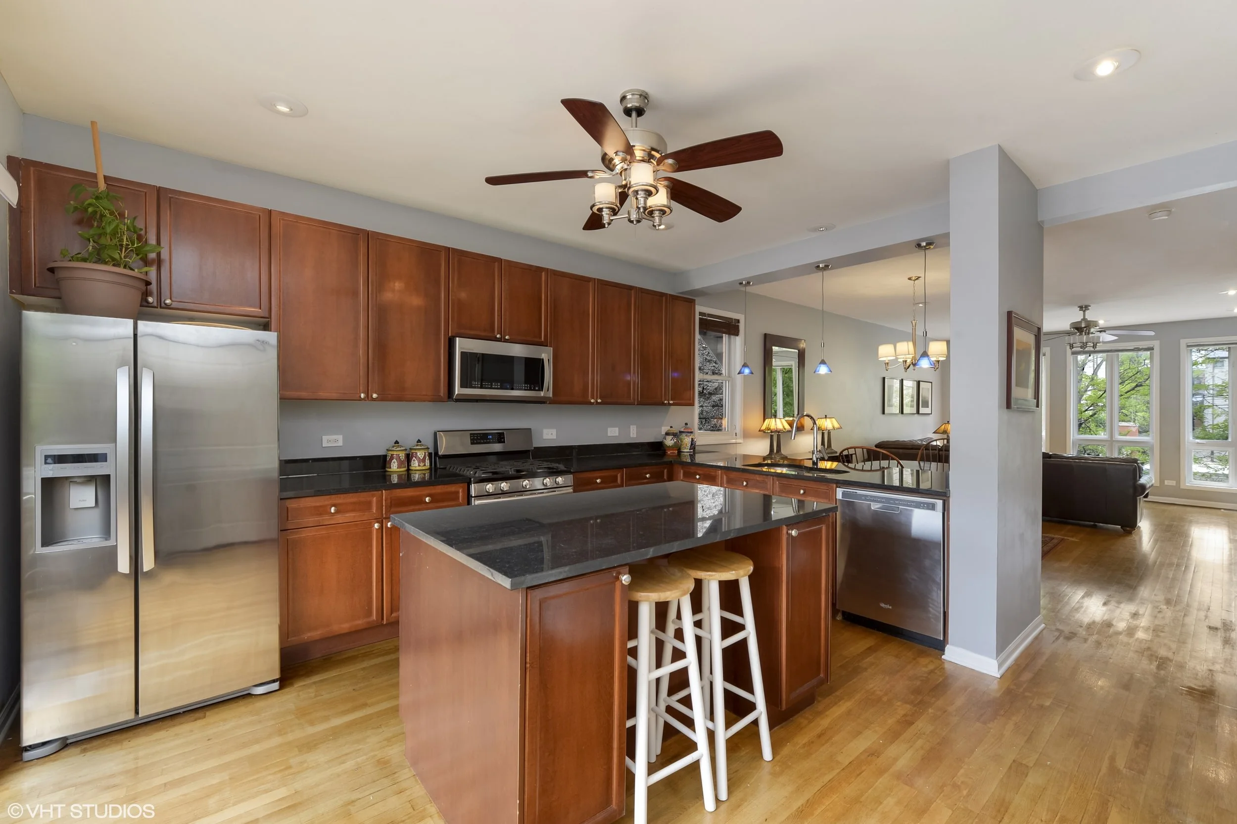 05_1317WestBelmontAve_177_Kitchen_HiRes.jpg