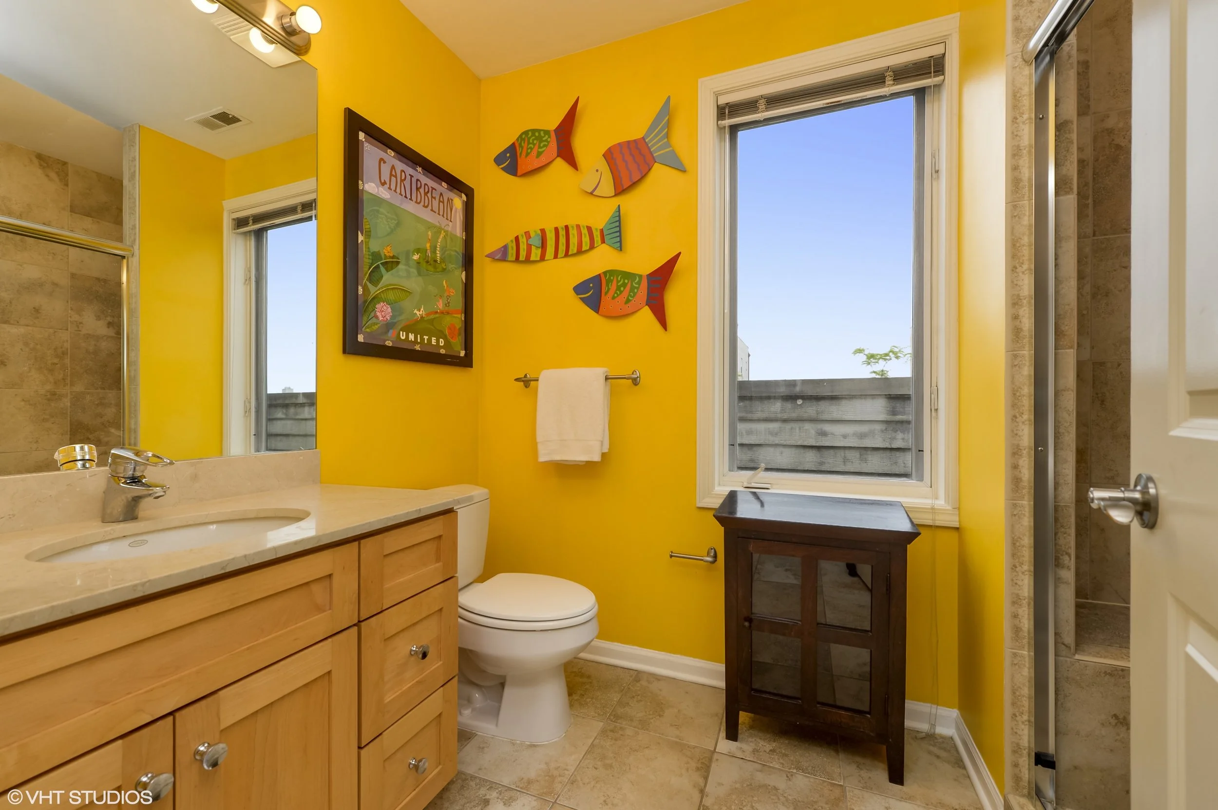 17_1317WestBelmontAve_10_3rdBathroom_HiRes.jpg