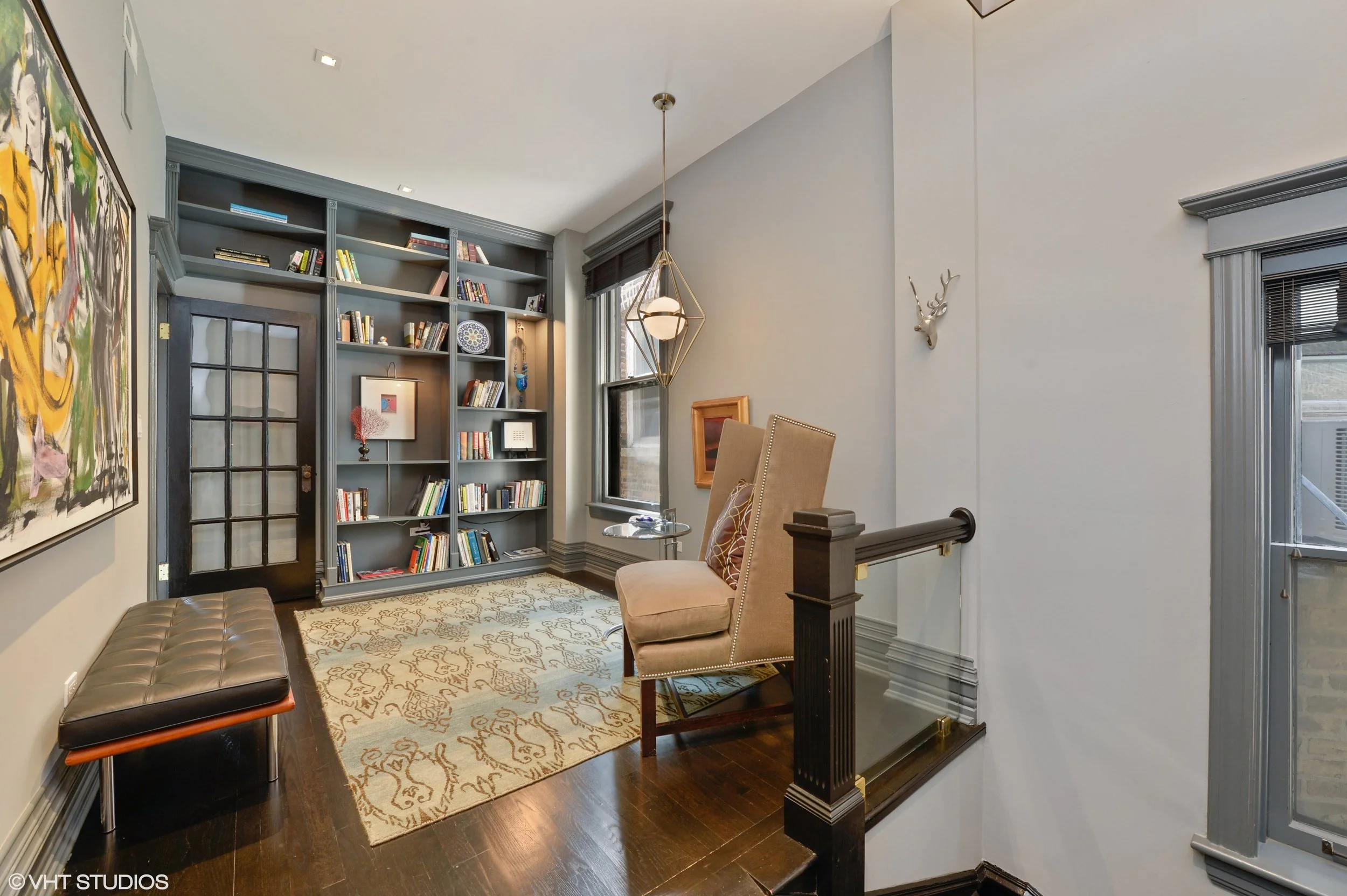 12_901WestNewportAve_56_Library_HiRes.jpg