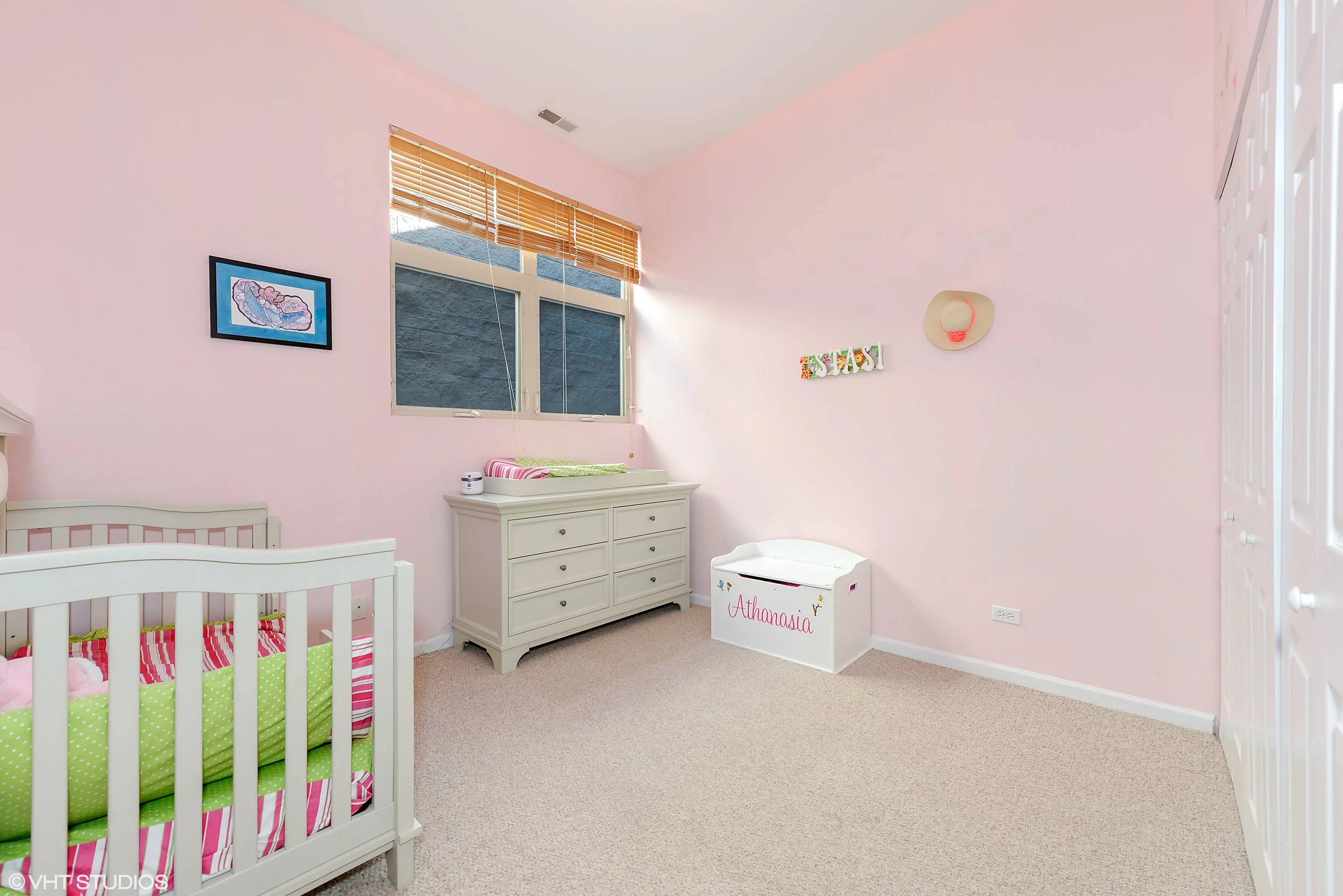 12_5318NorthRavenswoodAve_207_153_2ndBedroom_HiRes.jpg