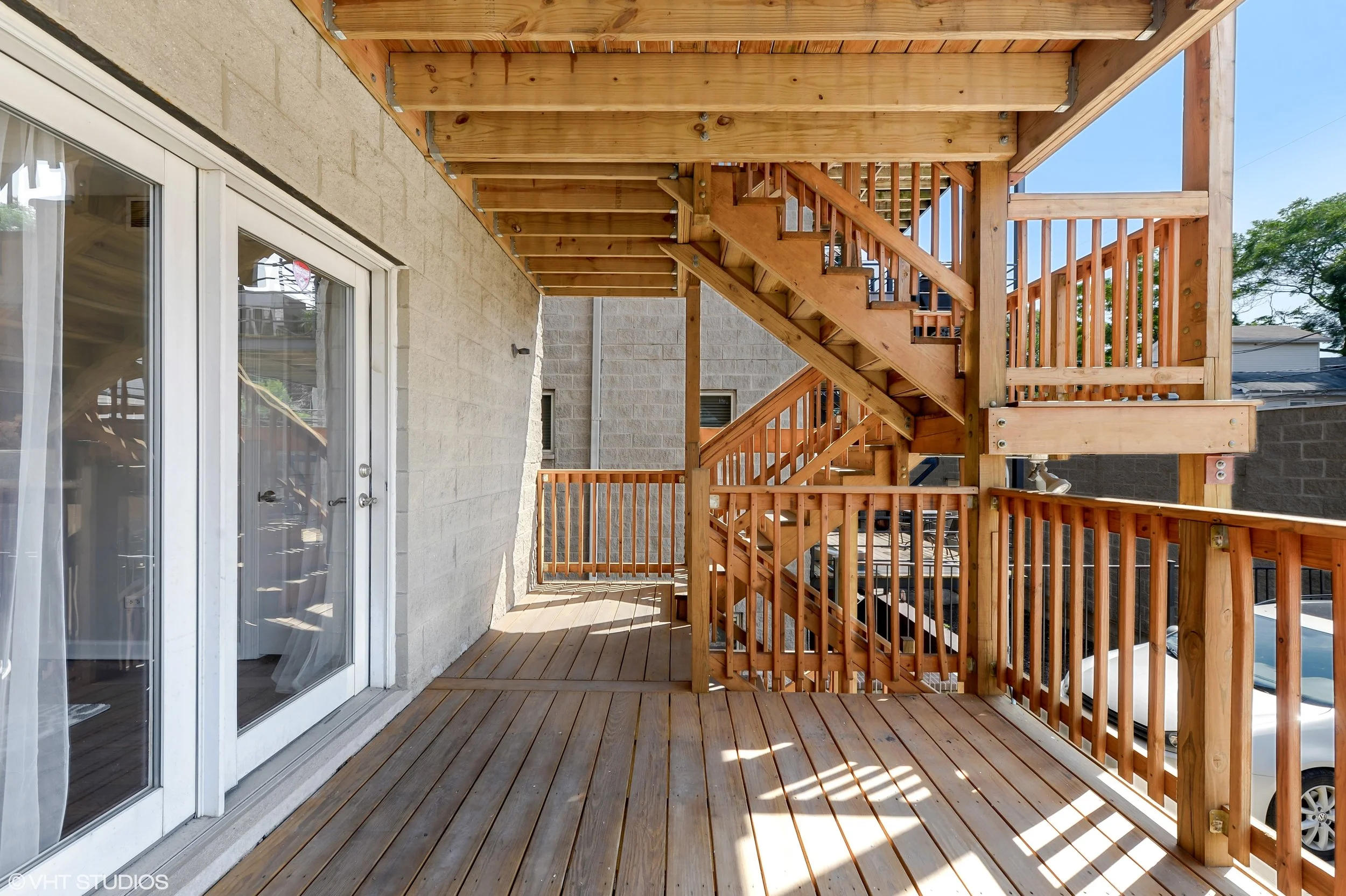 20_942NWoodStreet_Unit1_66_Deck_HiRes.jpg