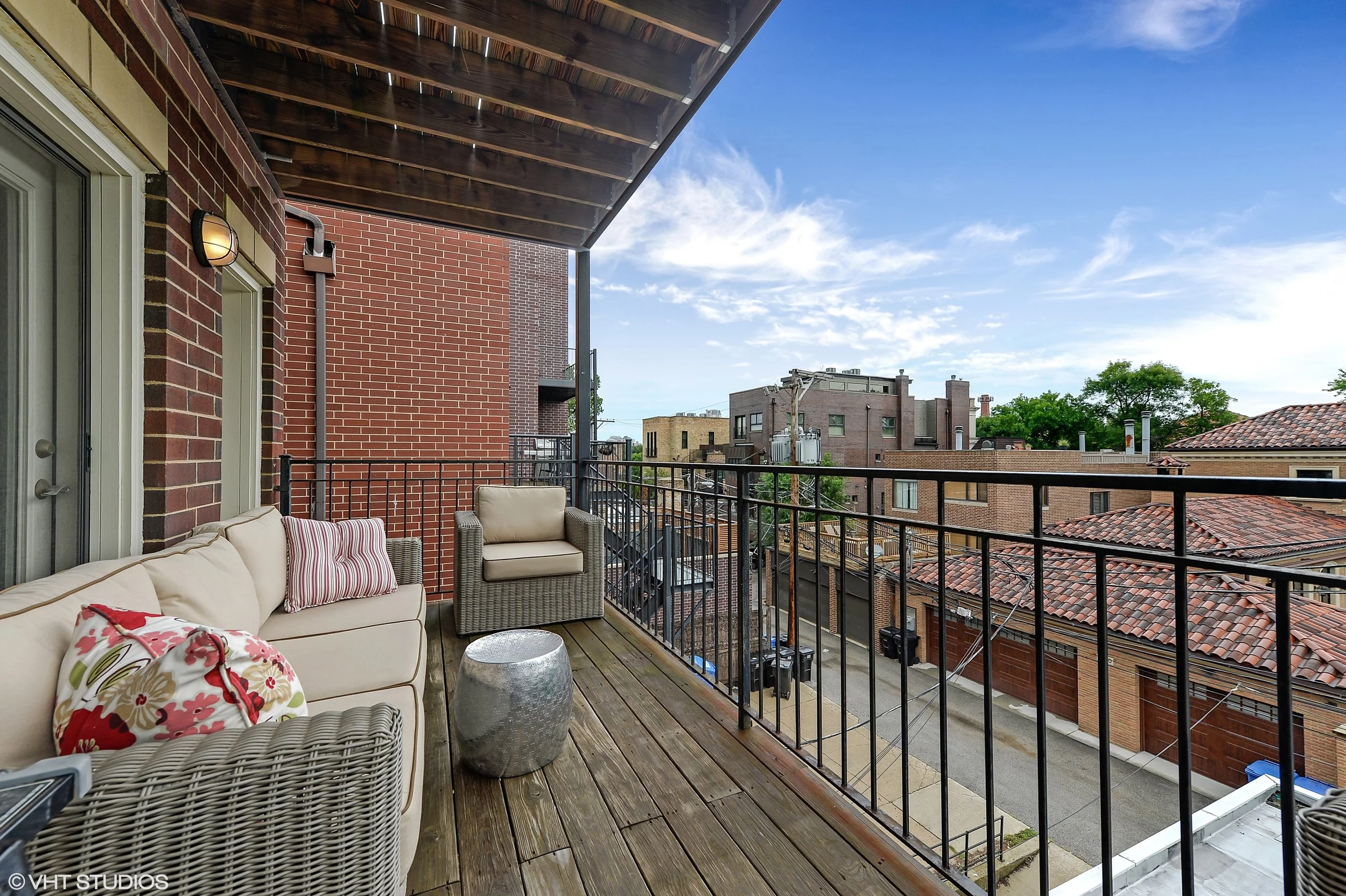 14_1949NorthHalstedSt_3_66_Deck_HiRes.jpg