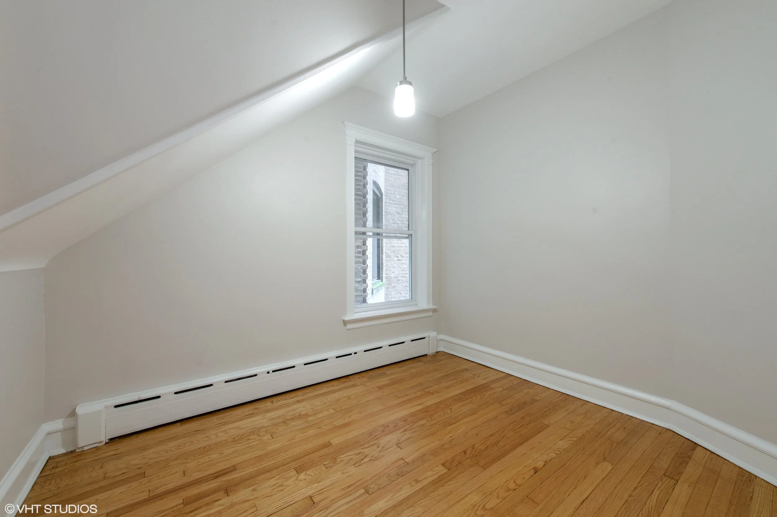 13_1412WestOliveAve_153_Unit1bed2_HiRes.jpg