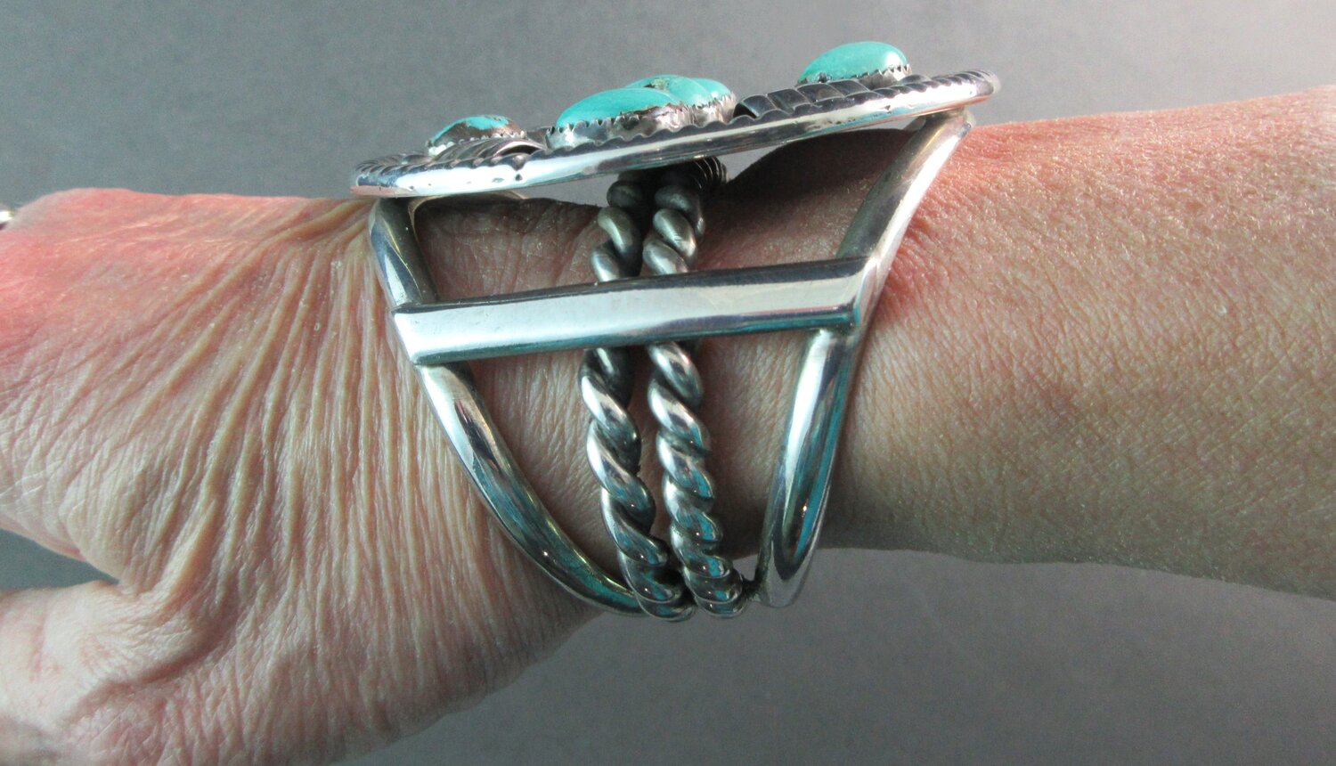HUGE VINTAGE NAVAJO SPIDER TURQUOISE SILVER HVY PATINA BRACELET OLD HUGE VINTAGE NAVAJO SPIDER TURQUOISE SILVER HVY PATINA BRACELET OLD