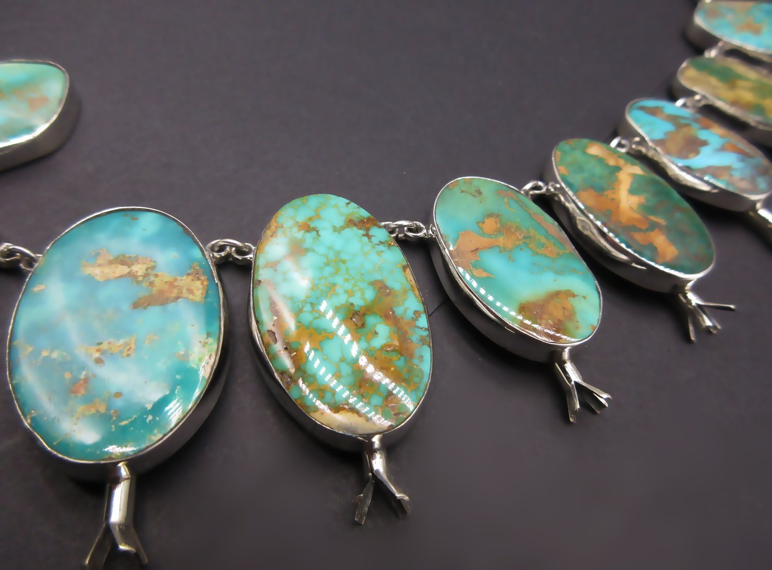 Important Vintage Native American Navajo Caribbean Water Turquoise Sterling Silver Bracelet Important Vintage Native American Navajo Caribbean Water Turquoise Sterling Silver Bracelet