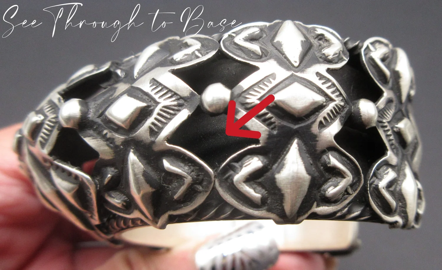 Navajo Leander Tahe カットワーク バングル　9mm幅 Navajo Leander Tahe カットワーク バングル9mm幅
